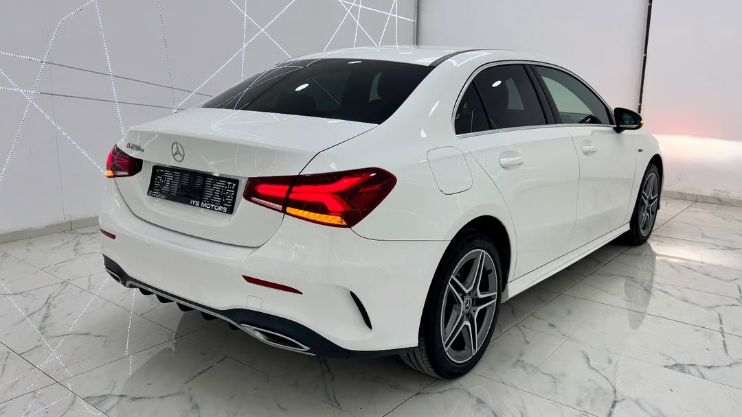 Mercedes-Benz A250e AMG 2021 - Görsel 3