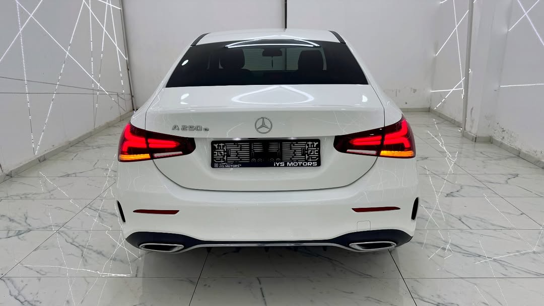 Mercedes-Benz A250e AMG 2021 - Görsel 4