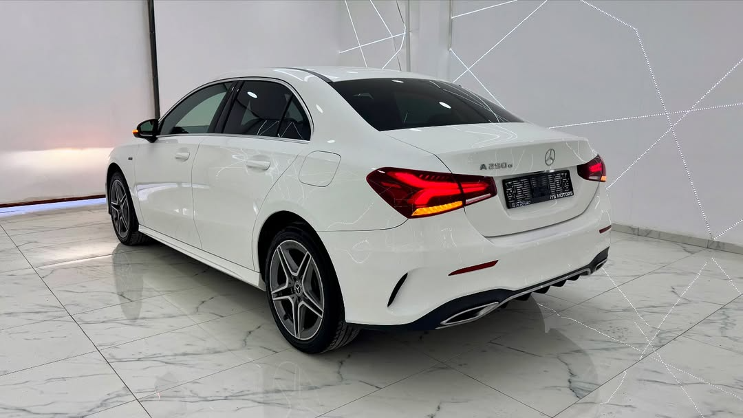 Mercedes-Benz A250e AMG 2021 - Görsel 5