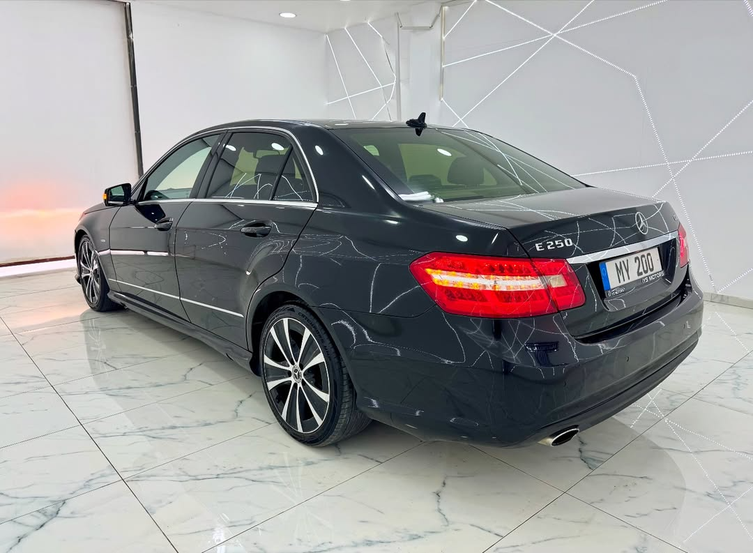 Mercedes-Benz E250 AMG 2011 - Görsel 2