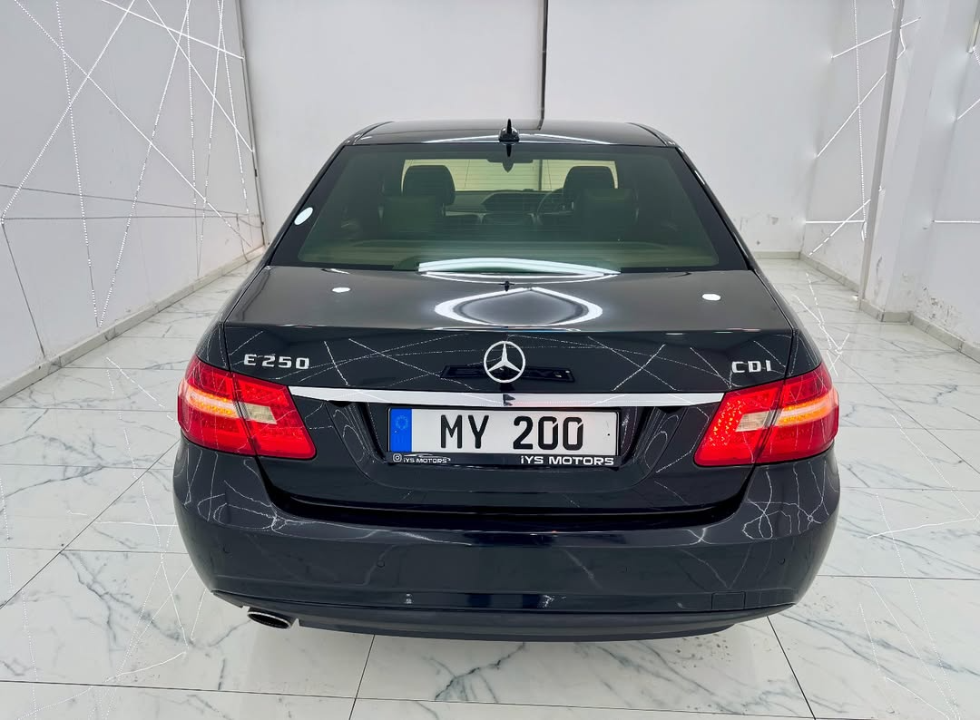 Mercedes-Benz E250 AMG 2011 - Görsel 3