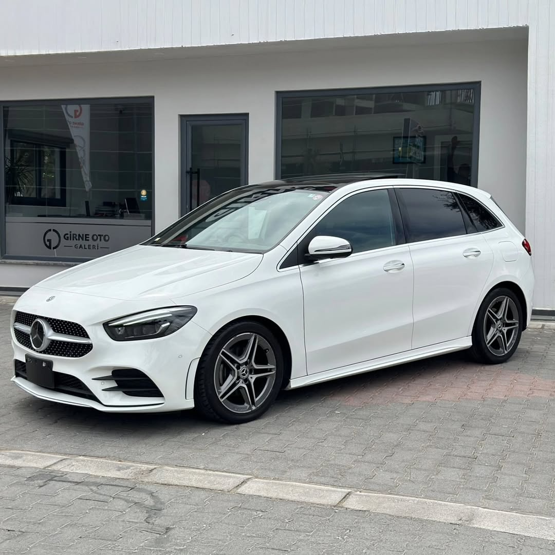 2020 Mercedes B180 AMG Premium Plus - Görsel 1