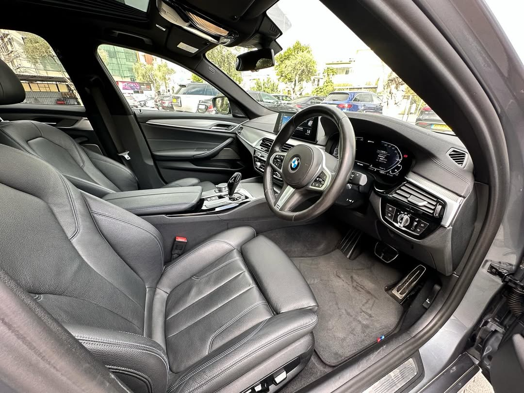2020 BMW 530e M Plus - Görsel 2