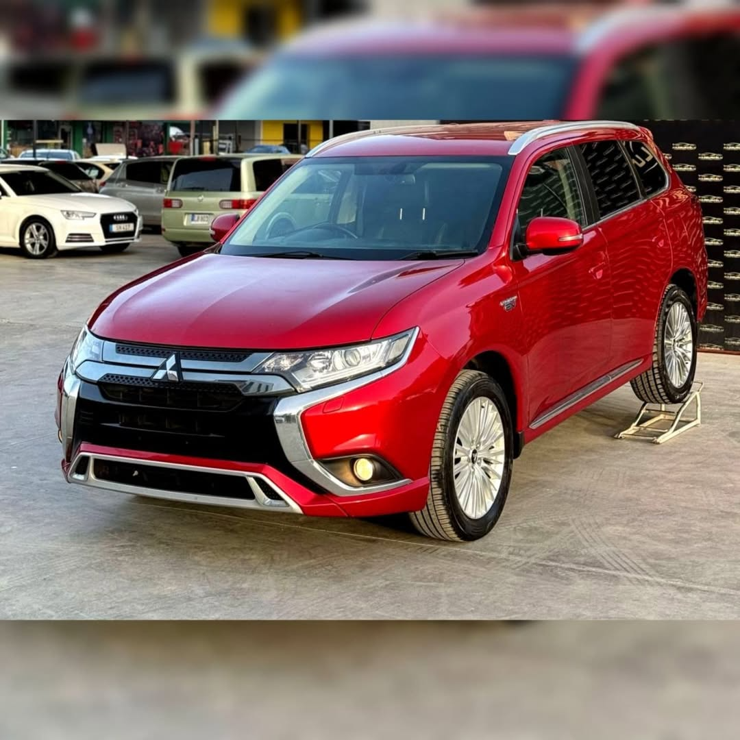 2021 Mitsubishi Outlander 2.4 Hybrid SUV - Görsel 3