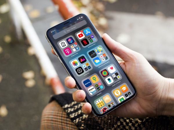 Shipping Code to the World: A Guide to iOS & macOS Library Distribution