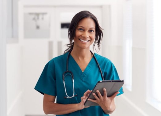 nurse-holding-tablet