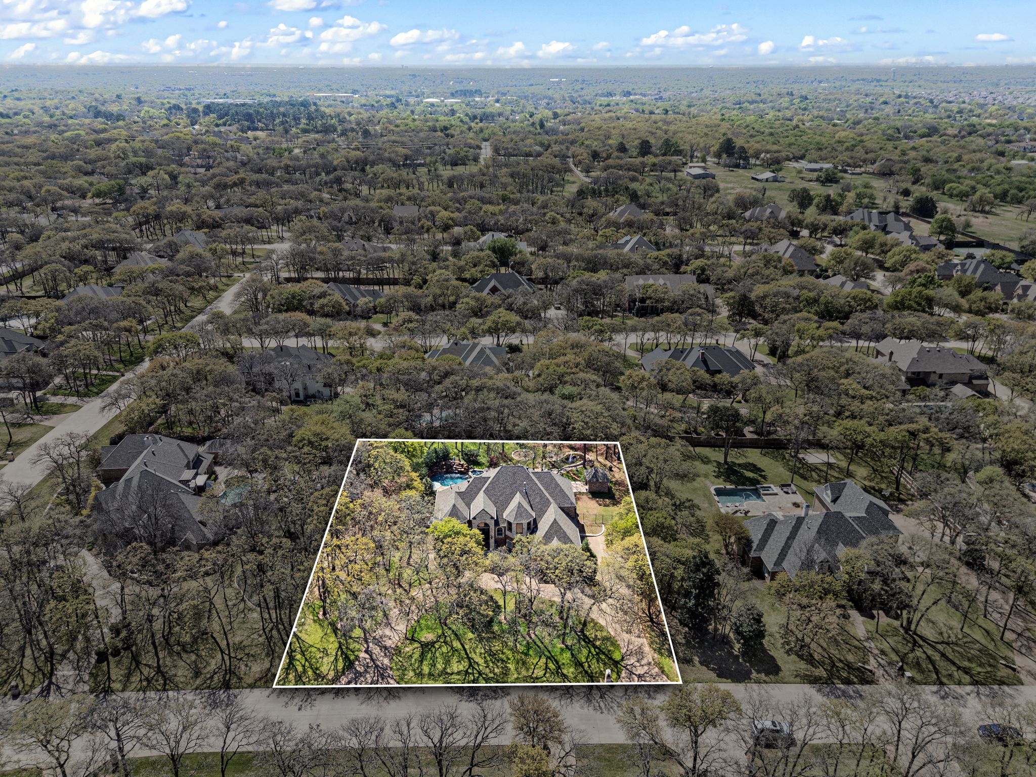 1920 Stonecastle Dr-004