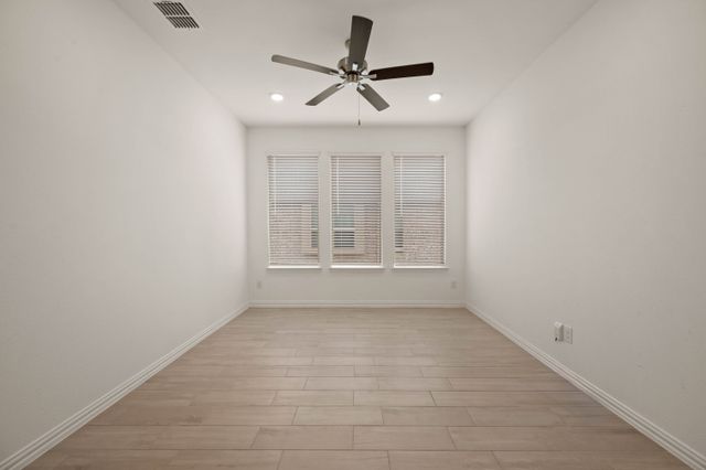 14616 Marrowglen-011