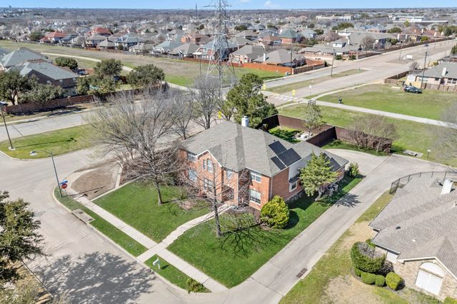 5401 Palace Dr-005