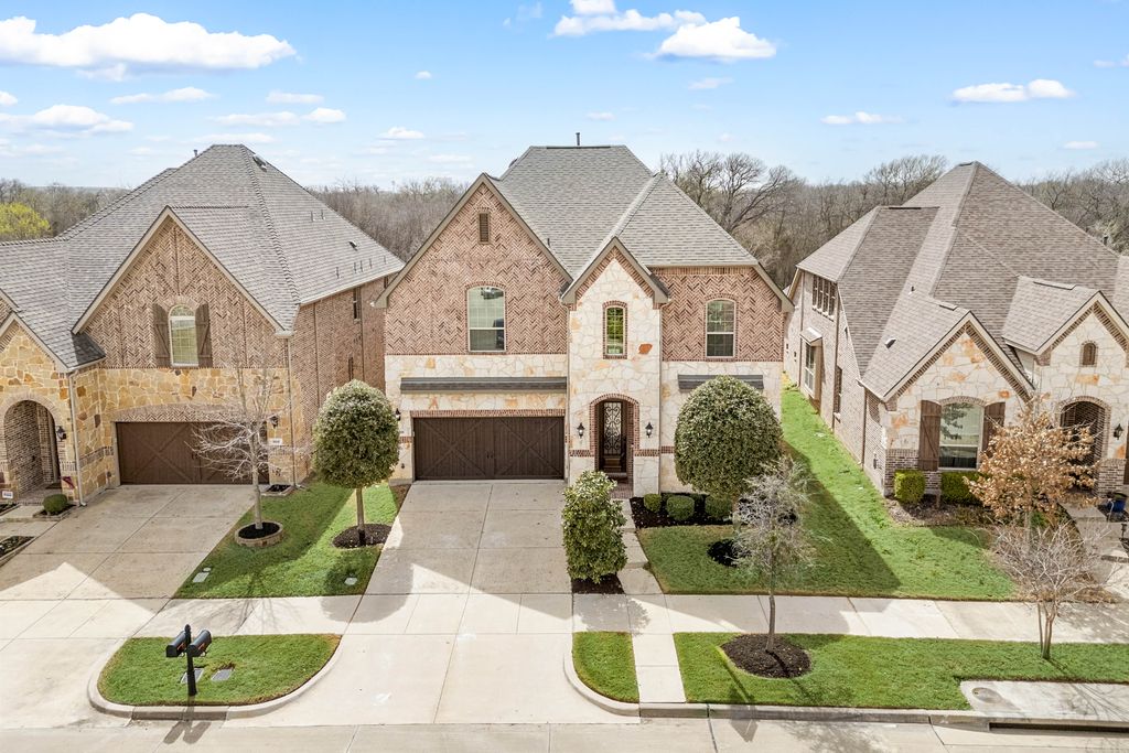 811 Red Maple Rd-002
