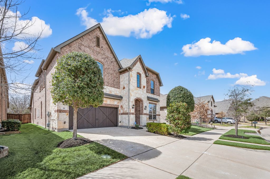 811 Red Maple Rd-004