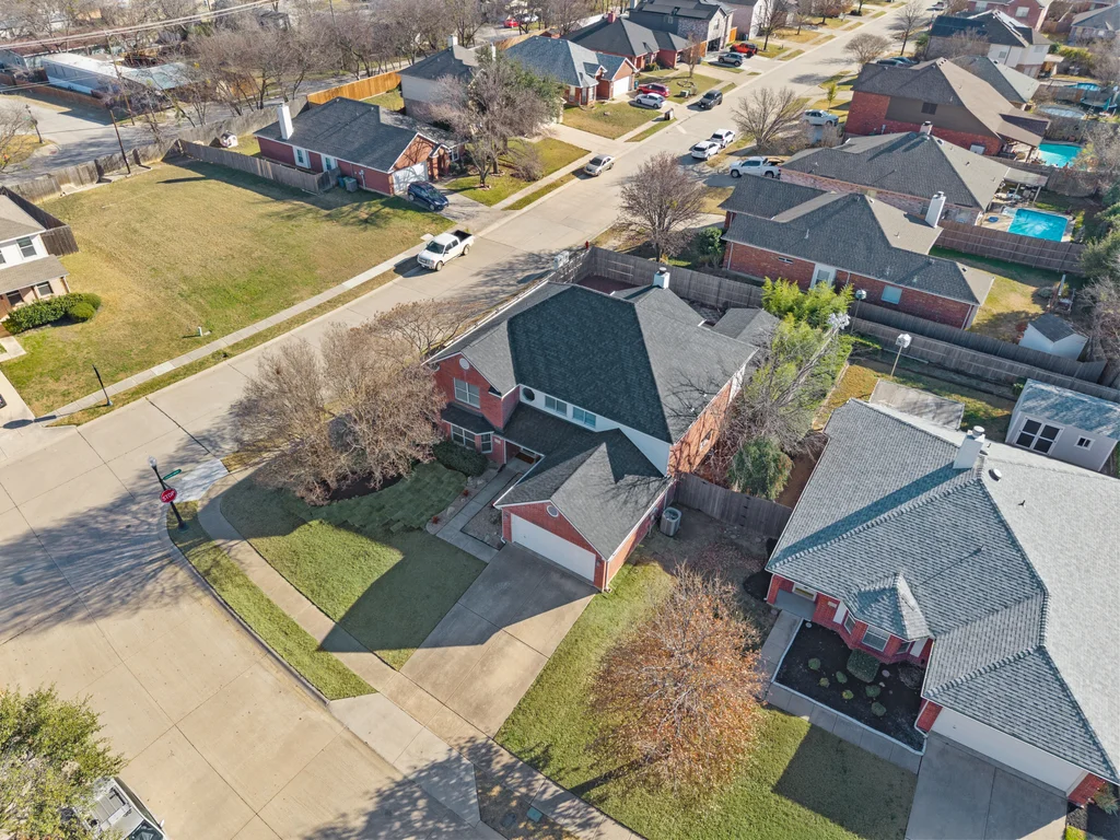 332 Cortland Cir-003