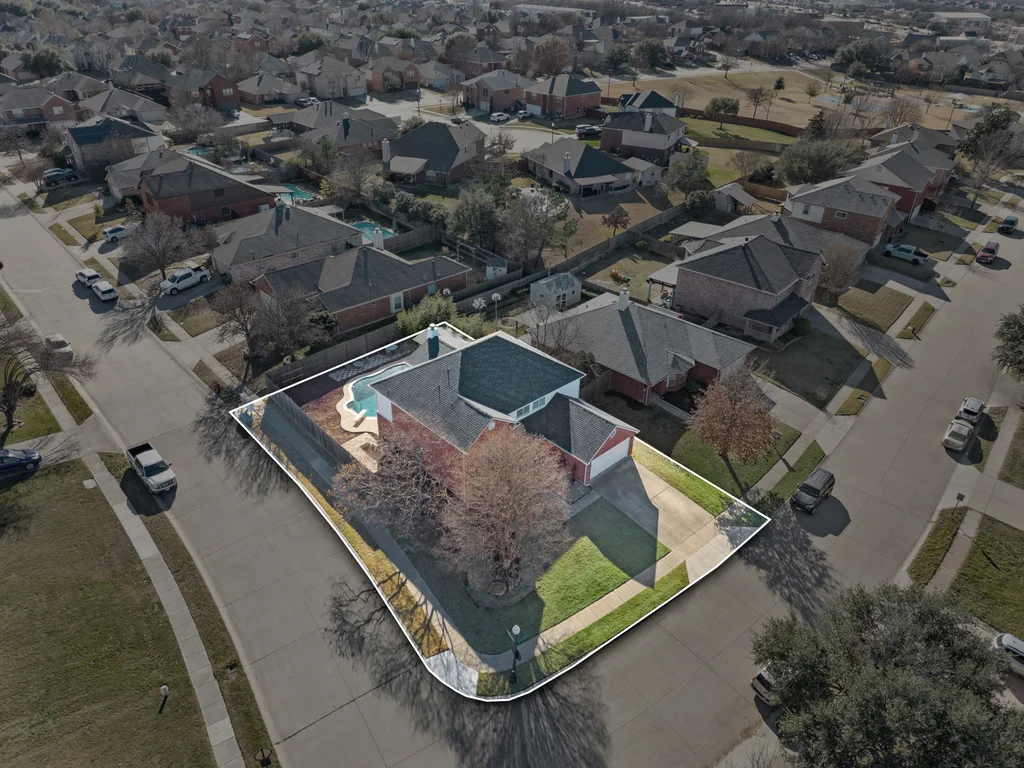 332 Cortland Cir-004