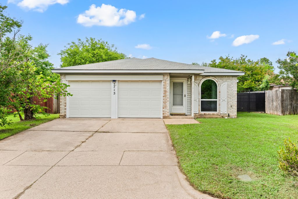 1715 Quinlan Ct-001