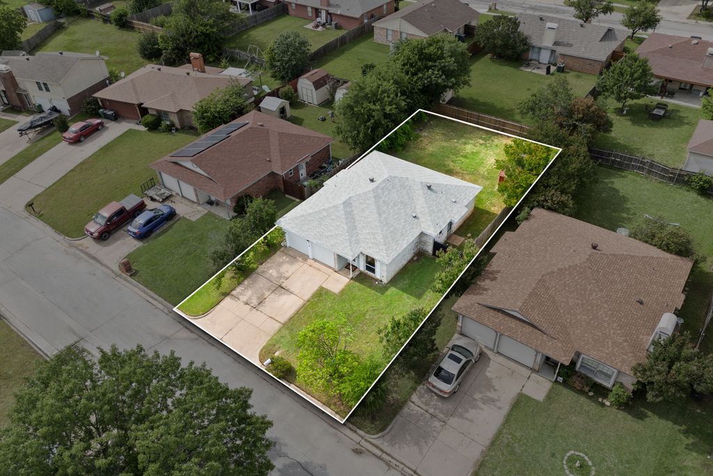 1715 Quinlan Ct-003