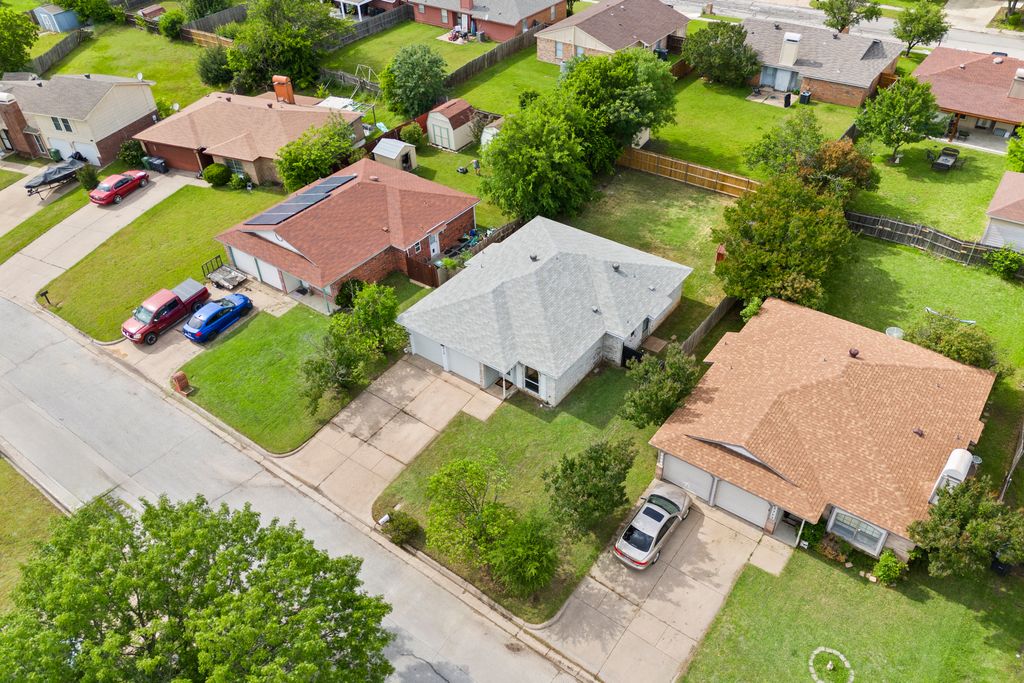 1715 Quinlan Ct-004
