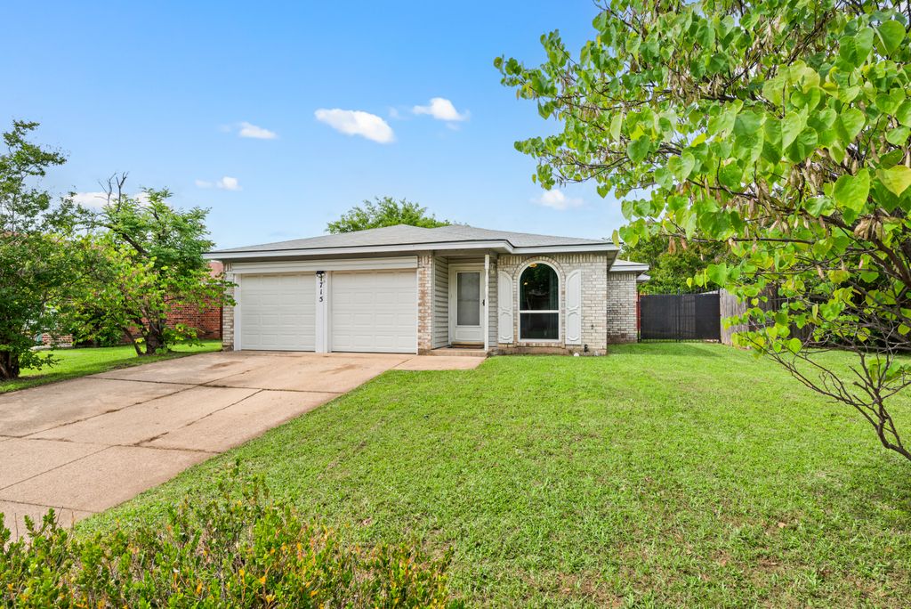 1715 Quinlan Ct-005
