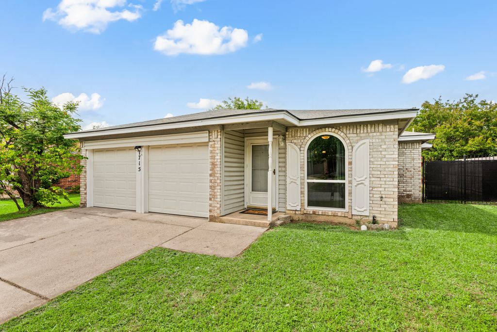 1715 Quinlan Ct-007