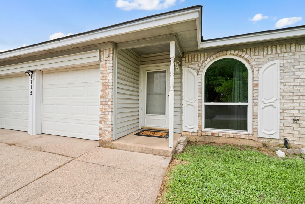 1715 Quinlan Ct-008