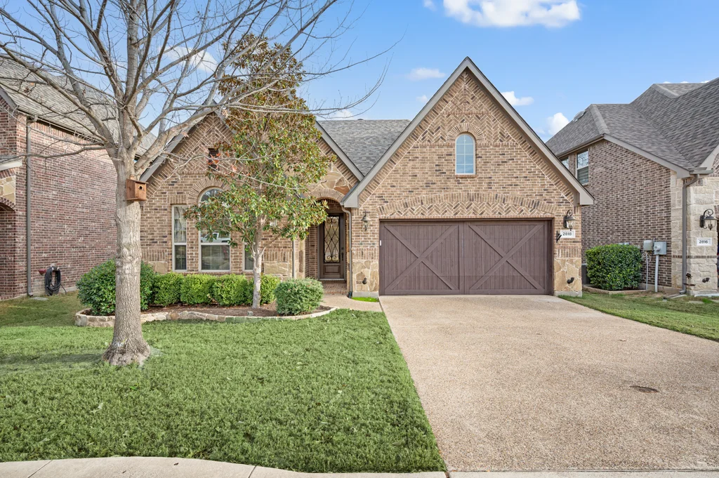 2818 Sheffield Dr-001