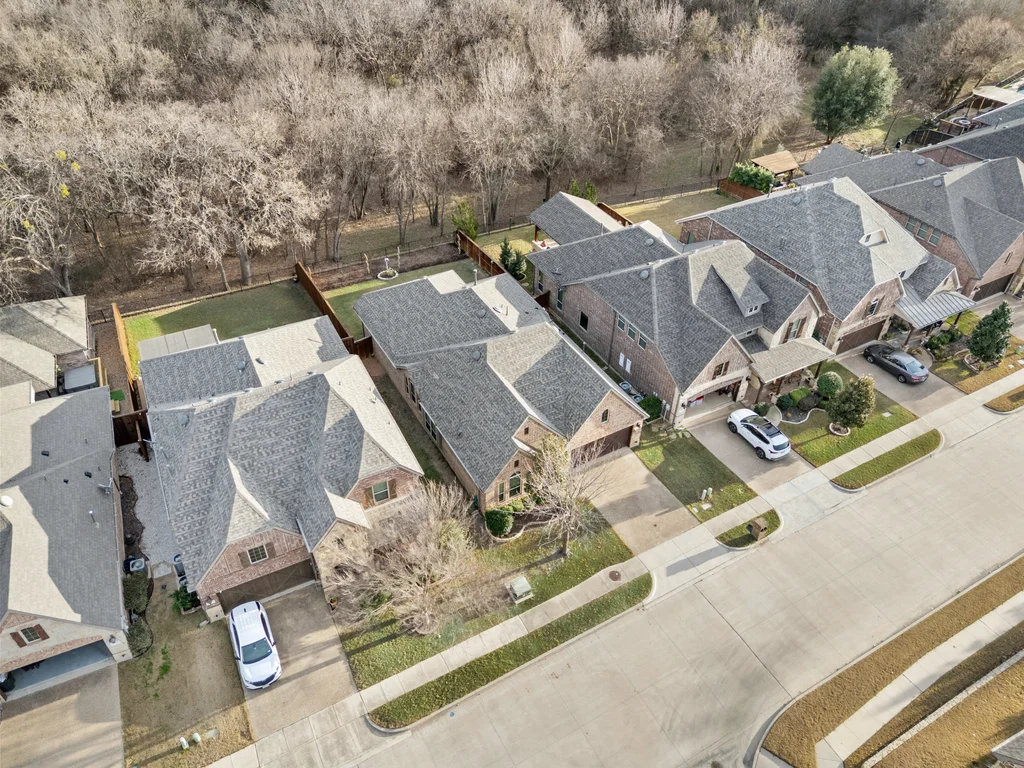 2818 Sheffield Dr-005