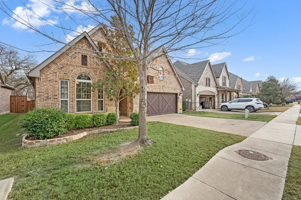 2818 Sheffield Dr-006