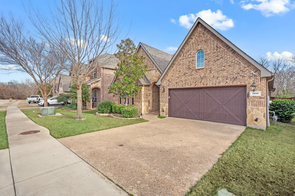 2818 Sheffield Dr-007