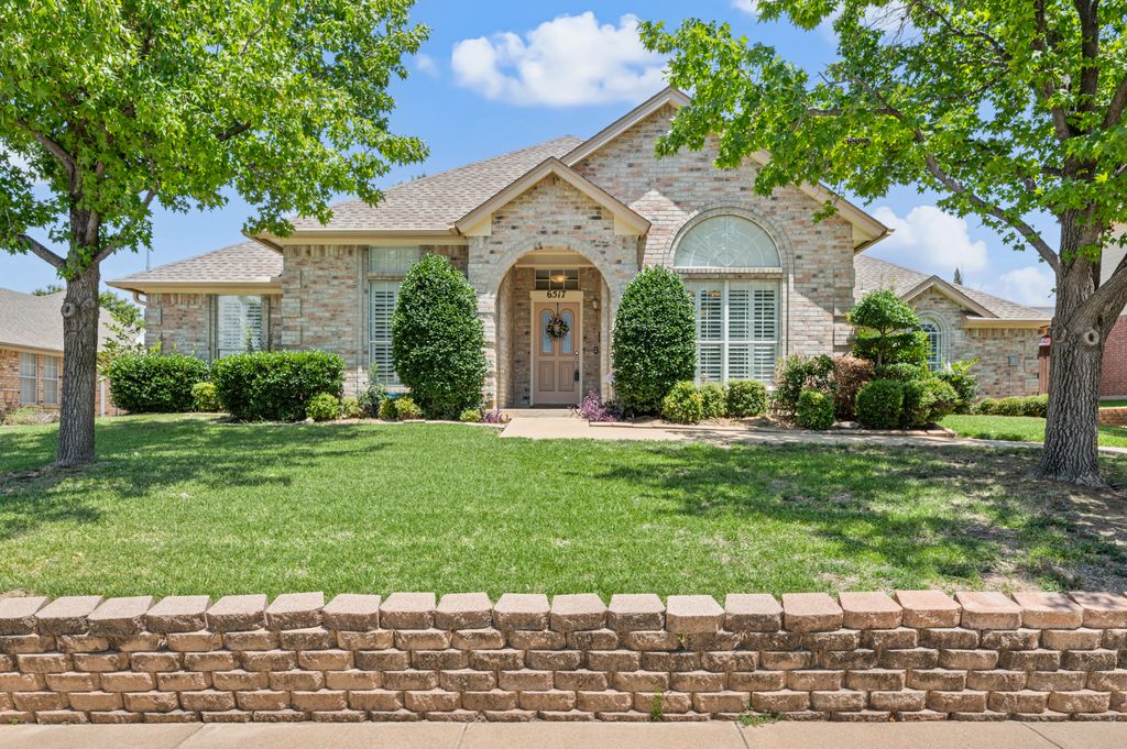 6517 Meadow Lakes Dr-001