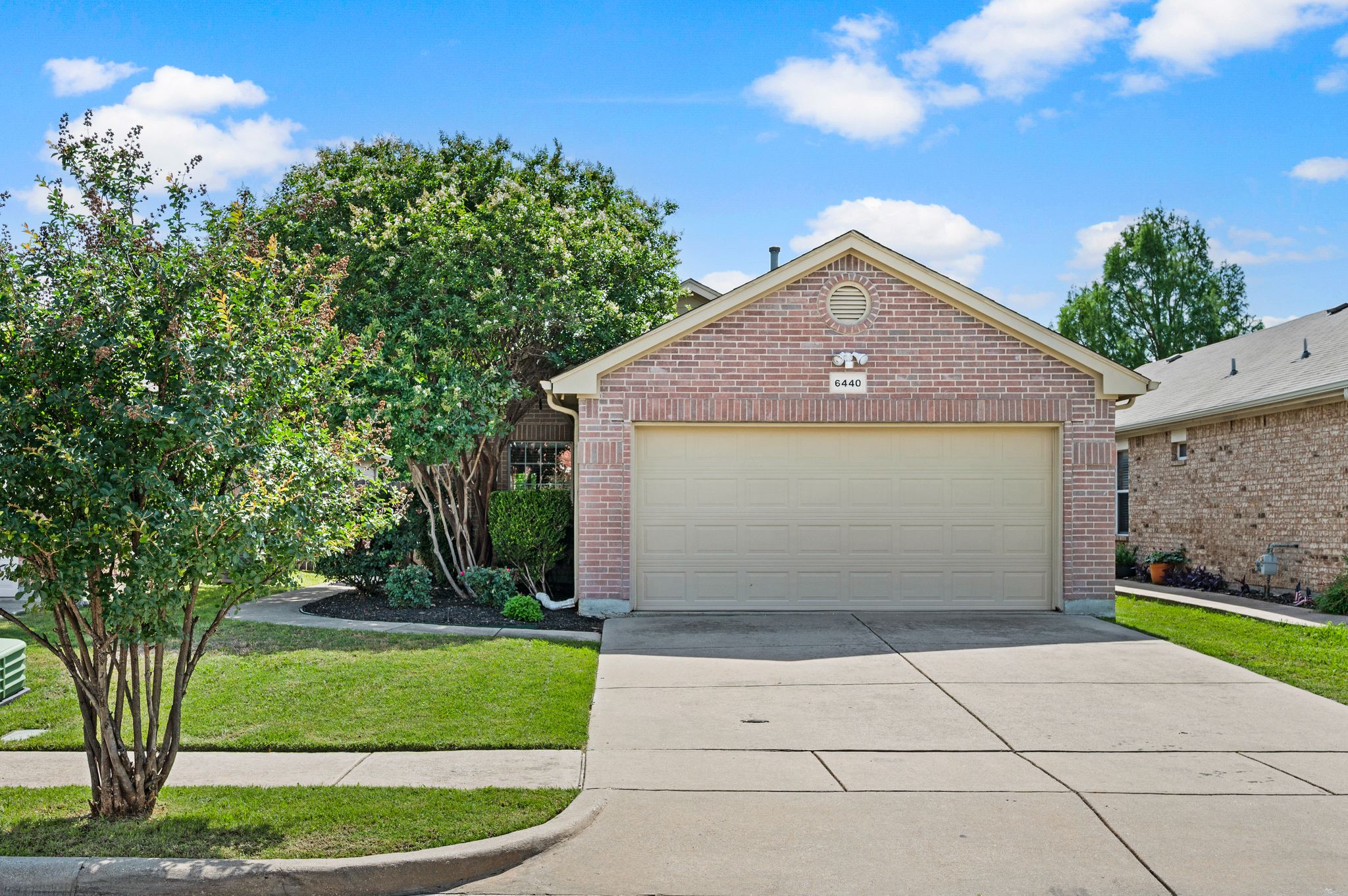 6440 Geneva Ln-001