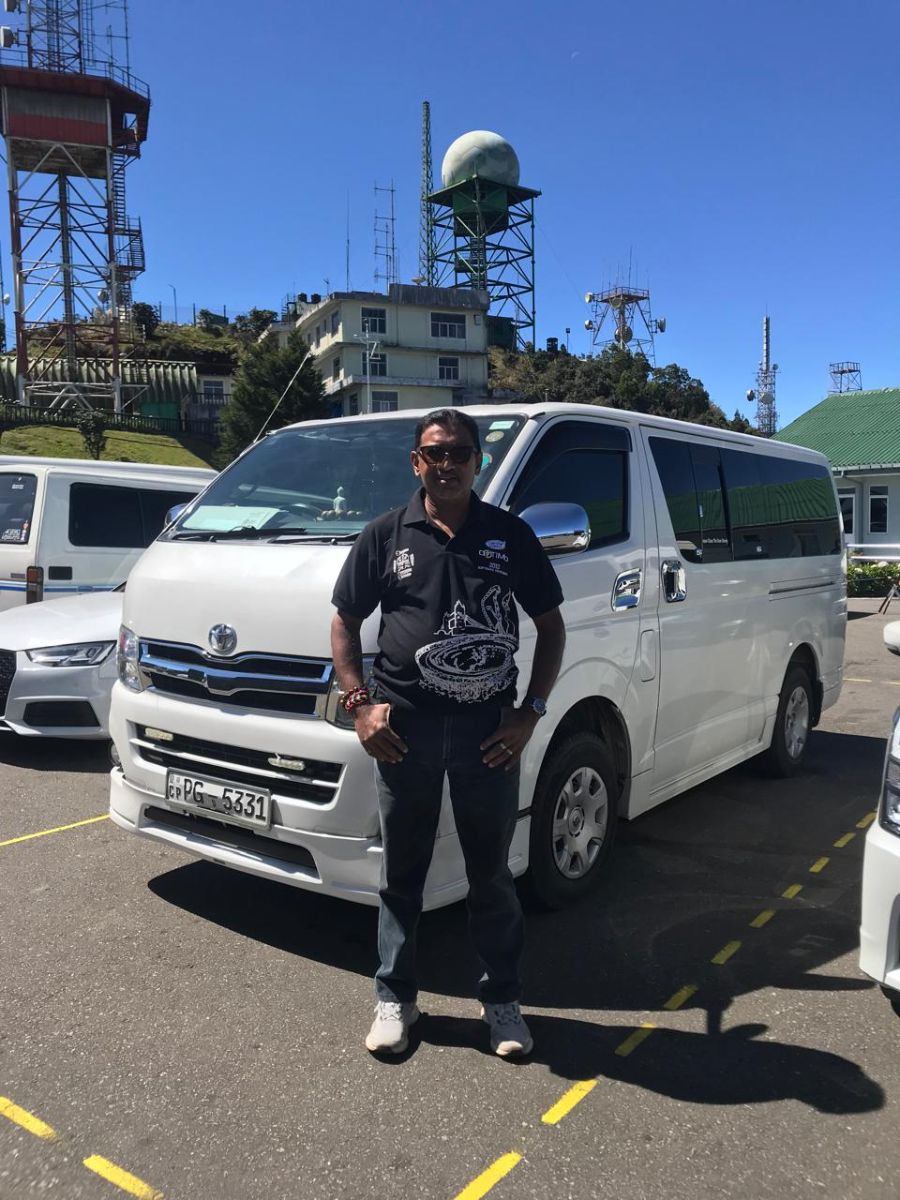 Professional Tour Guide Chauffeur in Sri Lanka | Personalized Private Tours