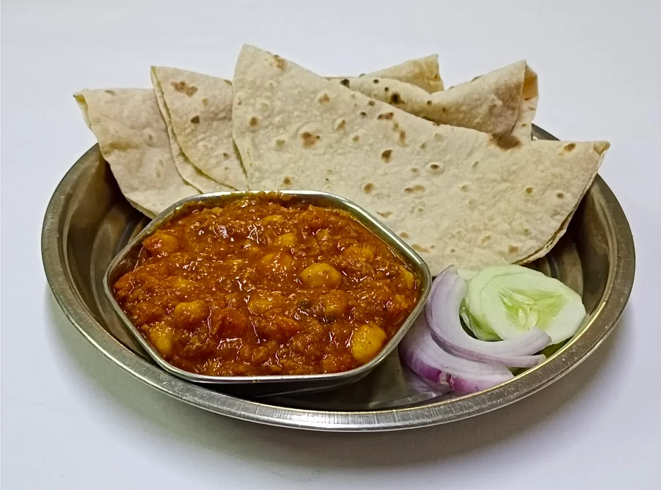 Gita Tiffin kitchen photo 1