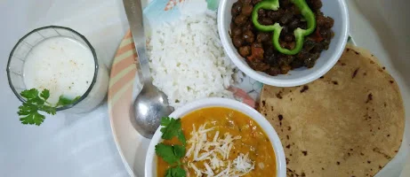 Jra Chakh le Tiffin Service kitchen photo 1