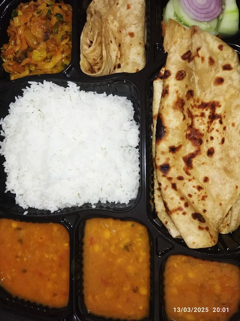 Mom's Tiffin Services kitchen photo 2