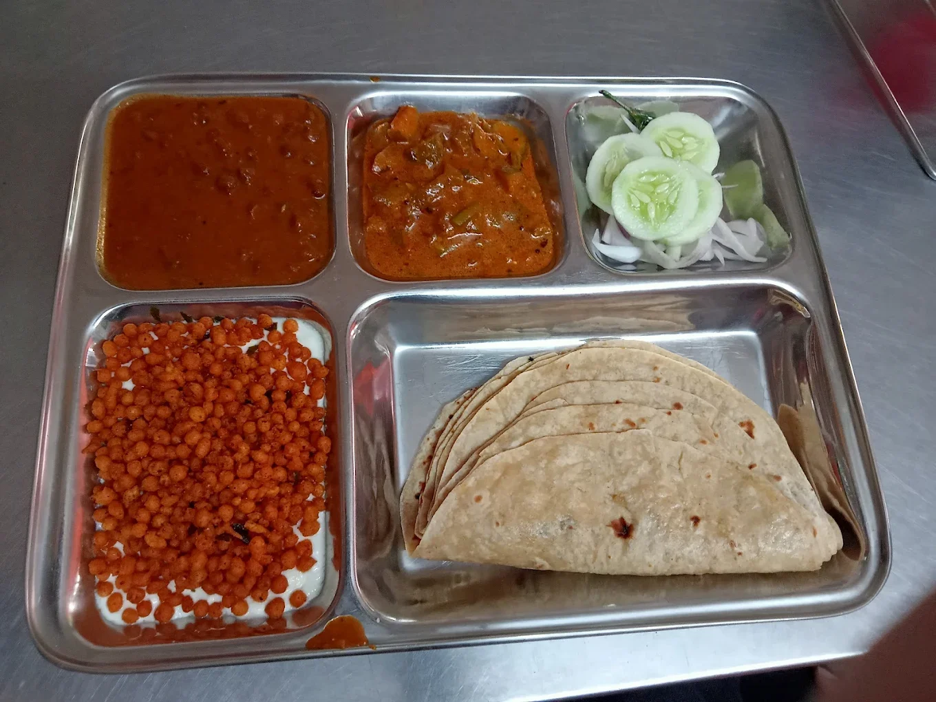Shanti Tiffin House kitchen photo 3