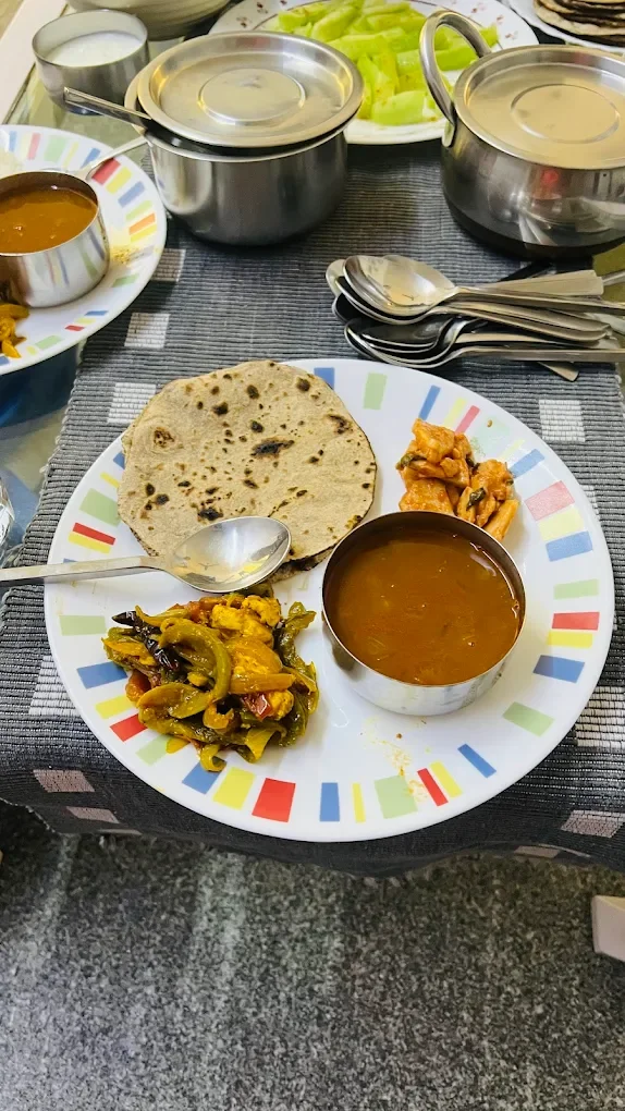 SIYA TIFFIN SERVICES kitchen photo 2