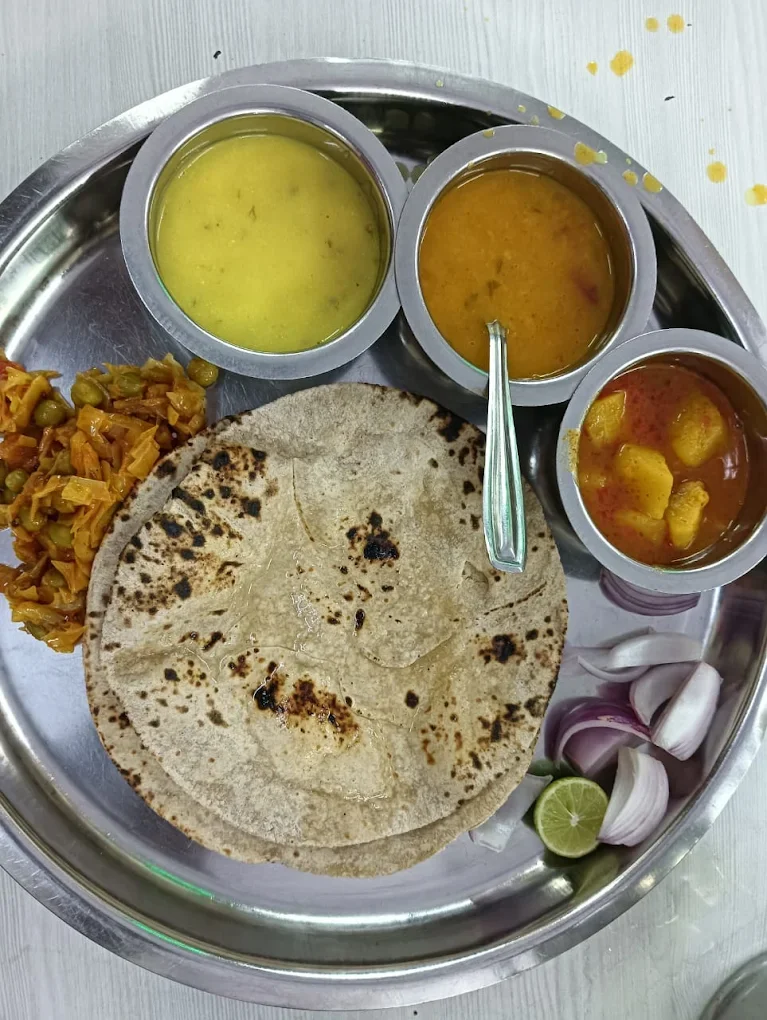 Sunita Caterers And Tiffin Service Bandra kitchen photo 1
