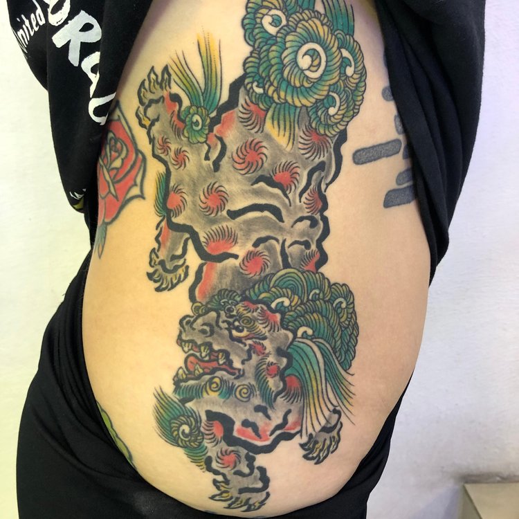 Tatuaje de Alan Valor.
