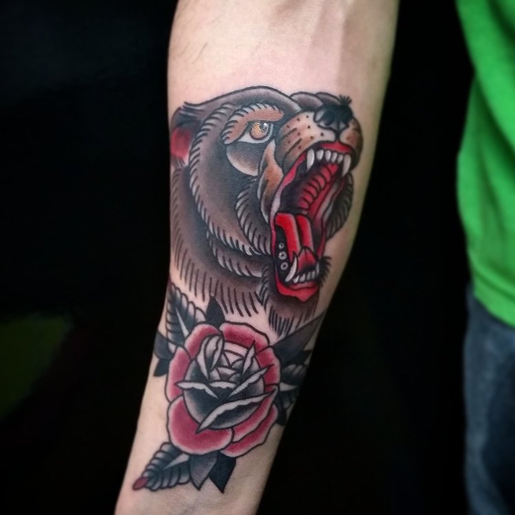 Tatuaje de Mugri Tattoo