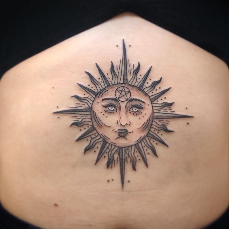 Tatuaje de Mugri Tattoo