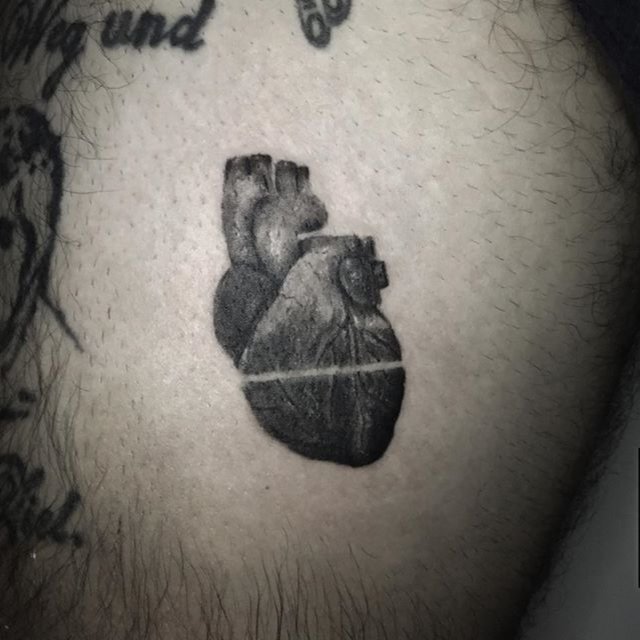 Tatuaje de Khuyay Tattoo