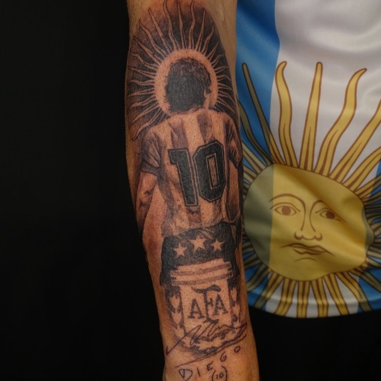 Tatuaje de DC TATTOOS