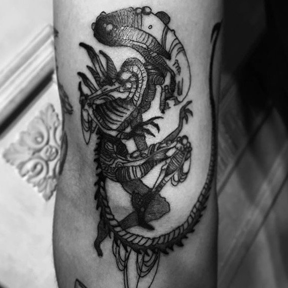 Tatuaje de July Ayr
