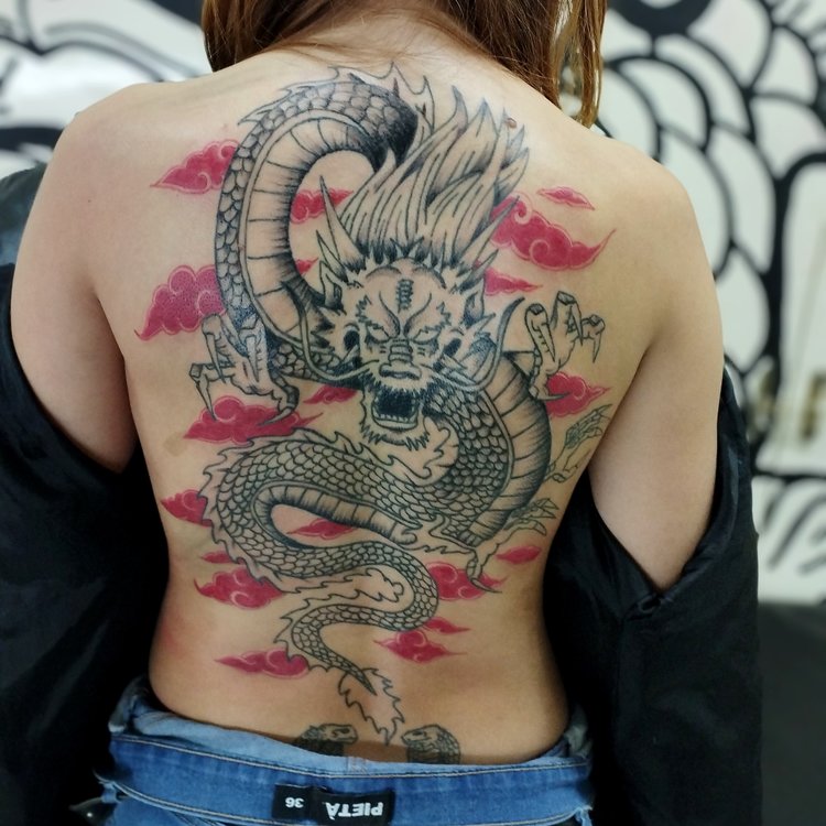 Tatuaje de Veintequincetattoo