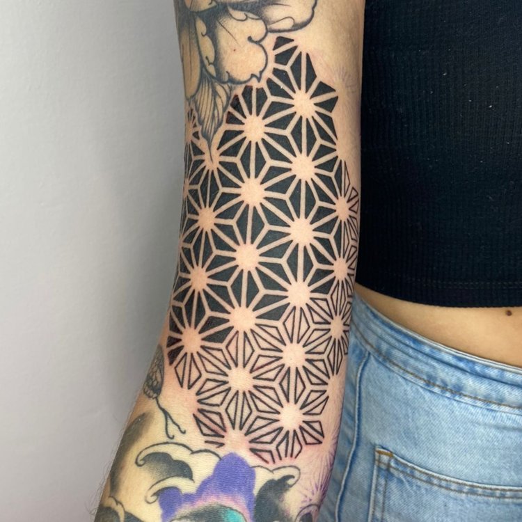 Tatuaje de AVERNOTATTOO