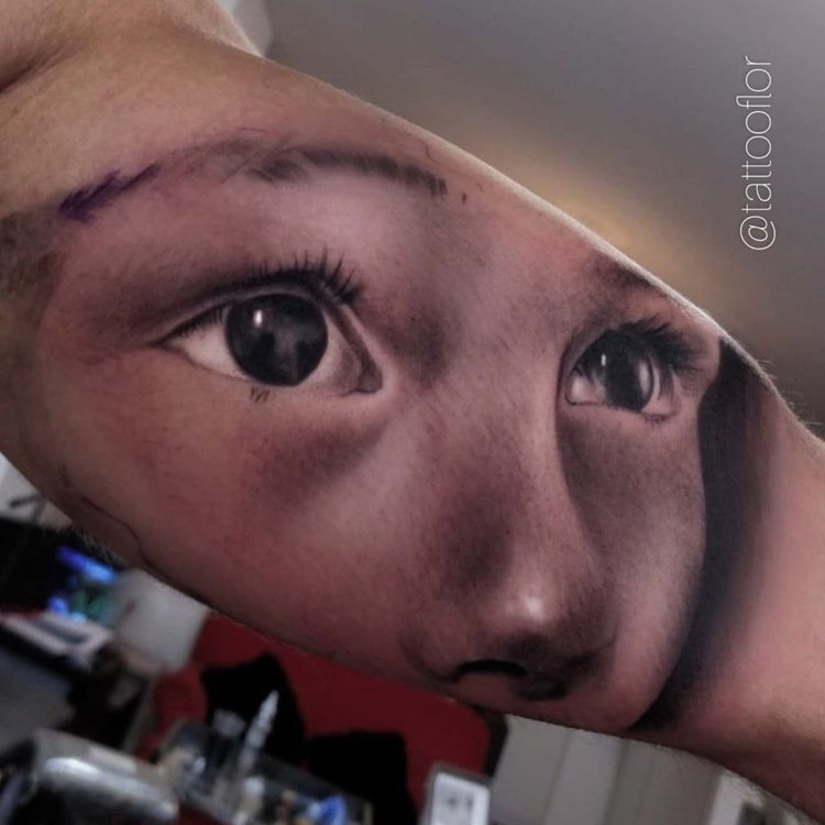 Tatuaje de Flor Taboada