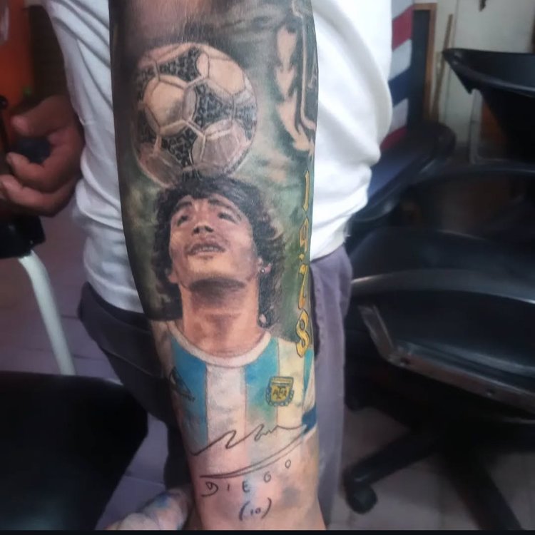 Tatuaje de Max Tattoo