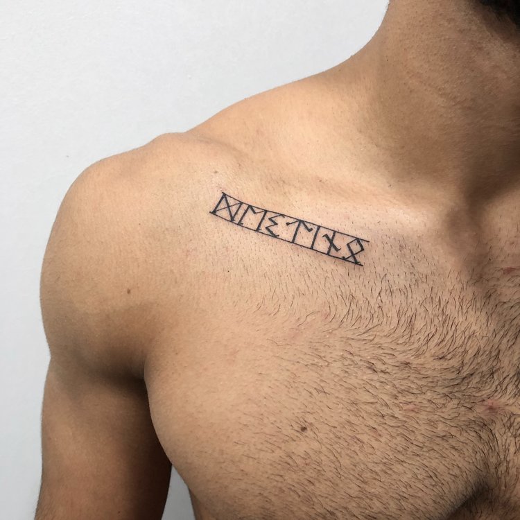 Tatuaje de ROCKY