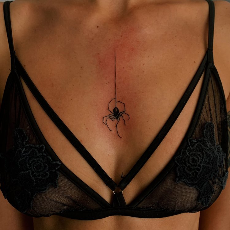 Tatuaje de ARIANA