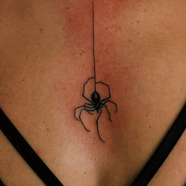 Tatuaje de ARIANA