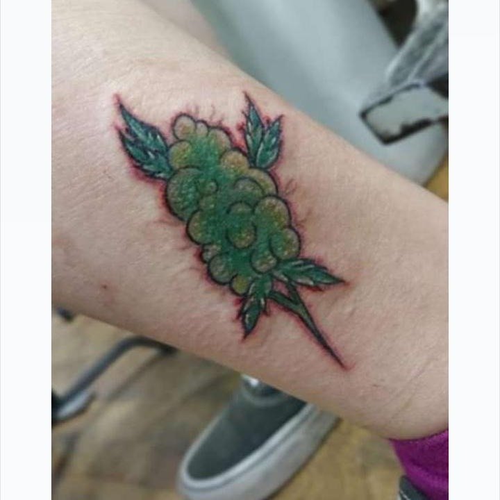 Tatuaje de Amina Fassi